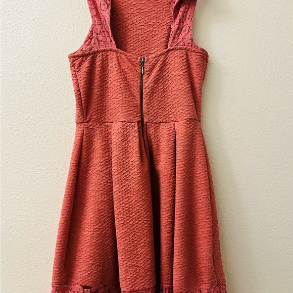 Pink Ribbed Dresss - Picture 4 of 5